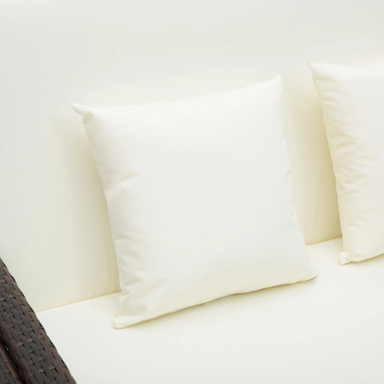 Garden Rattan Sun Lounger Set of 2 Seater Patio Daybed Sun Bed Outdoor Furniture - Home and Garden Furniture Shop - rustic - furniture