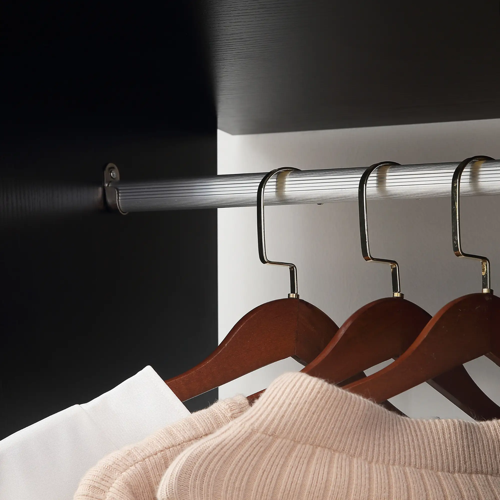 Mobile Open Wardrobe Clothes Hanging Rail Storage Shelves Metal Rail on 6 Wheels