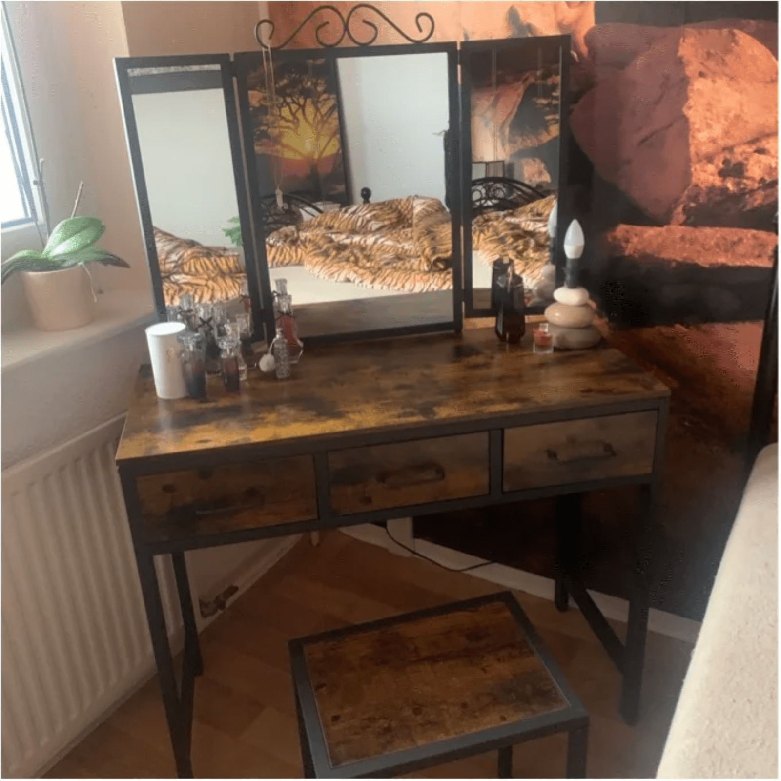 Retro Vanity Table and Stool Set Dressing Table with Mirror Bedroom Makeup Table - Home and Garden Furniture Shop - #rustic - furniture#