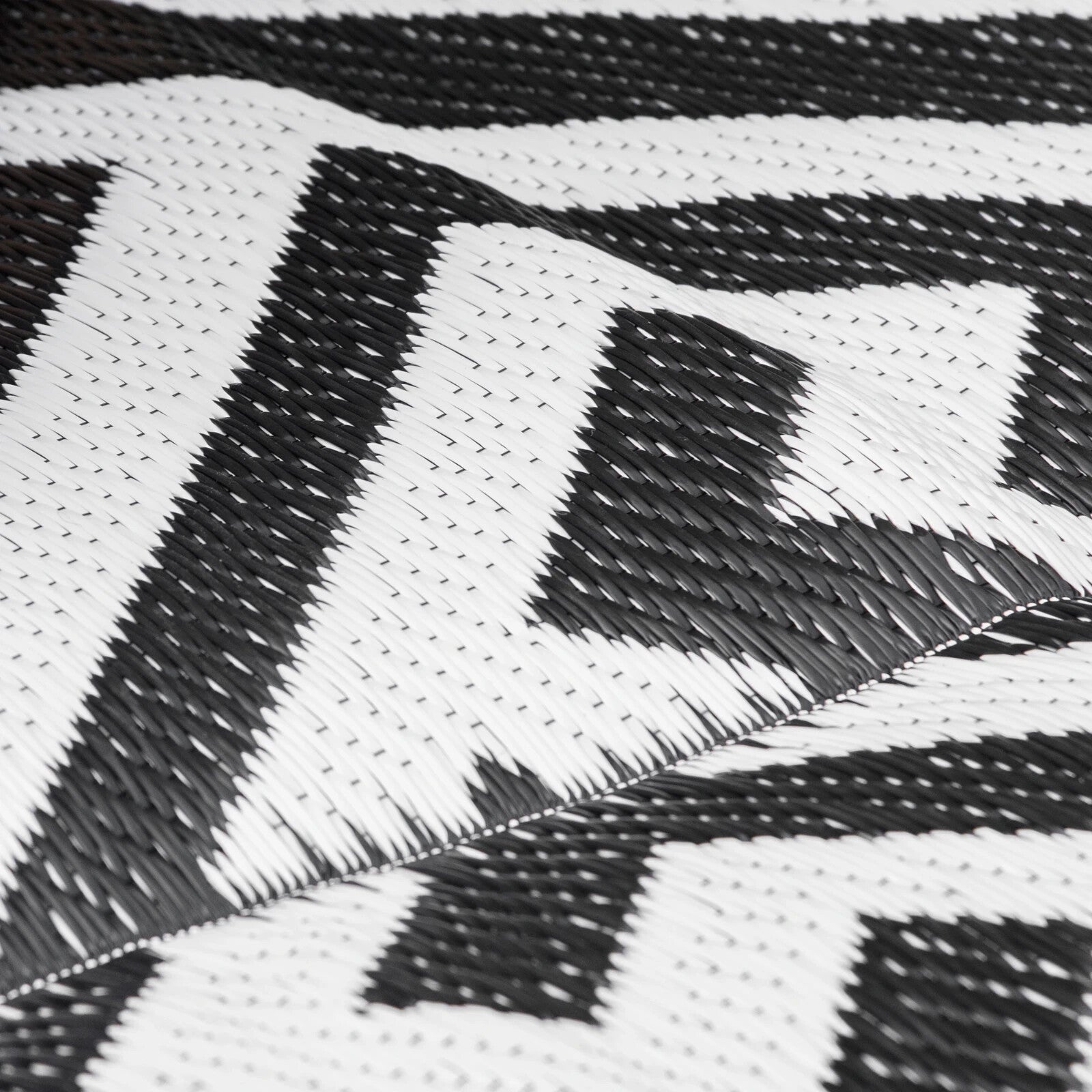 Reversible Mat Rug Durable Space - Saving Foldable Design Camping Black/White - Home and Garden Furniture Shop - rustic - furniture