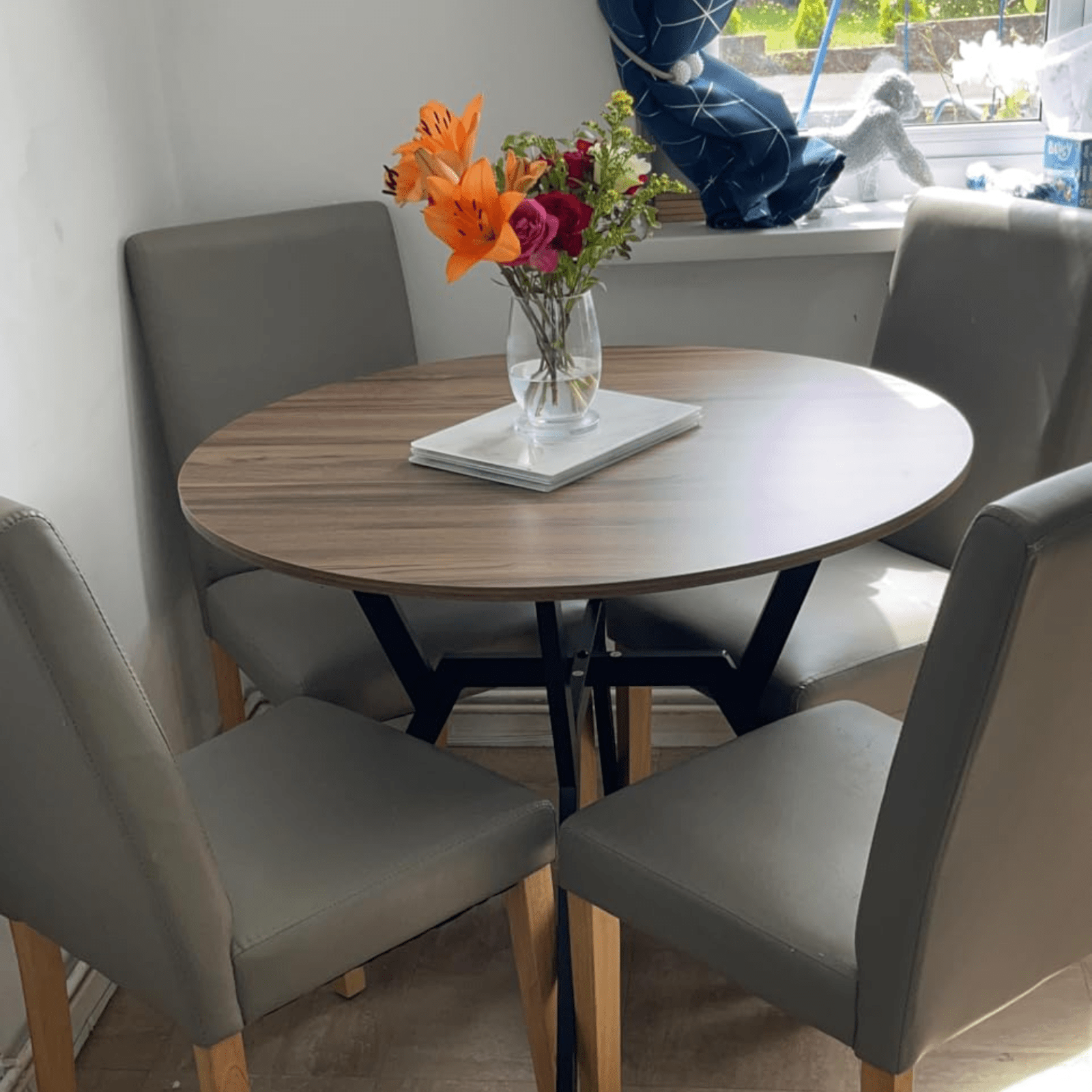 Round Industrial Dining Table Black Metal Legs Kitchen Table Dining Room Brown - Home and Garden Furniture Shop - rustic - furniture